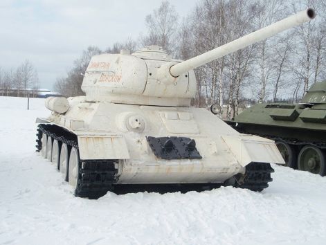 800px-t-44_medium_tank_in_a_museum.jpg